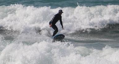Yabancı turistler sörf için Alanya'yı tercih etti