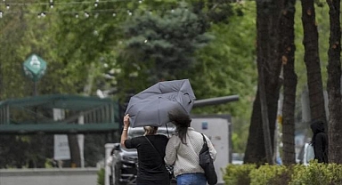 Ankara'da sağanak ve kuvvetli fırtına etkili oluyor