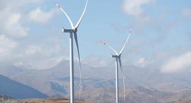 Dünya elektrik üretiminde yenilenebilirin payı ilk kez yüzde 30'u aştı, Türkiye'de yüzde 42'ye ulaştı