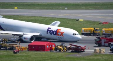 İstanbul Havalimanı'nda arızalanan kargo uçağı gövde üzerine iniş yaptı