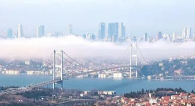 İstanbul'un Anadolu Yakası'nda sis etkili oluyor