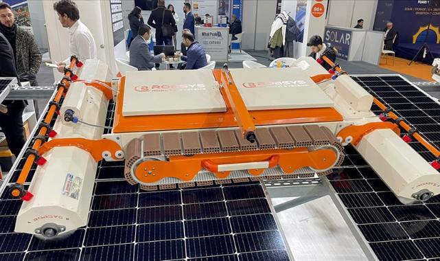 Türk firma geliştirdiği güneş paneli temizlik robotunu 13 ülkeye ihraç ediyor