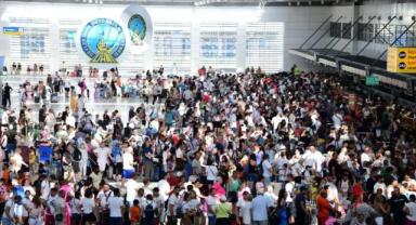Bayram tatilinde havalimanlarında yaklaşık 8 milyon yolcuya hizmet verildi