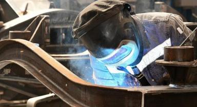 Sanayi üretim endeksi nisanda aylık bazda yüzde 4,9, yıllık bazda yüzde 0,7 azaldı