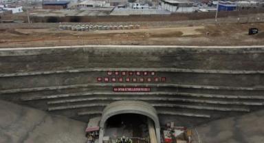 Çin, Panama Kanalı’ndan geçemeyen gemiler için dev bir liman yapıyor 