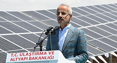 Kara yolları enerjisini güneşten alıyor