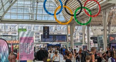 Lyon'da fırtınalar nedeniyle tren seferleri aksadı, binlerce yolcu tren istasyonlarında mahsur kaldı