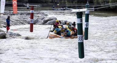 Tunceli'de Rafting Türkiye Kulüpler Kupası yarışları sürüyor