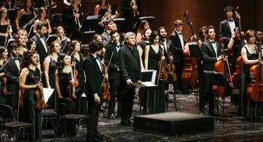 Türkiye Gençlik Filarmoni Orkestrası AKM'de konser verdi