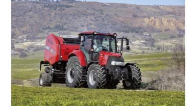 TürkTraktör Şirket Lideri Sejourne, eğitim alan genç çiftçilerle buluştu