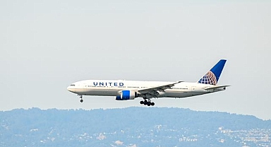 United Airlines'a ait yolcu uçağı, 