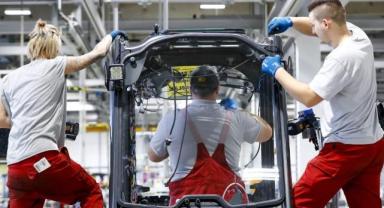 Almanya'da hizmet sektörü hız kaybetti