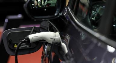 Çin, Kanada'nın ithal elektrikli araçlara ek gümrük tarifesi getirmesine tepki gösterdi