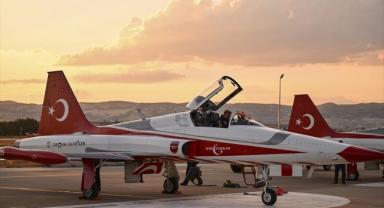 Türk Yıldızları, 30 Ağustos'ta Ankara semalarında