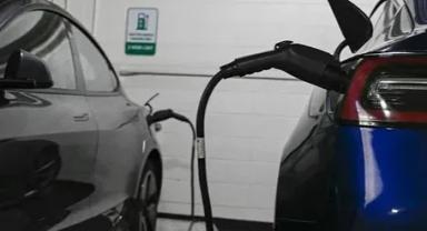 AB, Çin'de üretilen elektrikli otomobillere uygulayacağı ek vergi oranlarını düşürecek