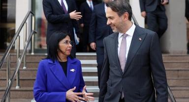 Bakan Bayraktar, Venezuela ile enerjide işbirliği imkanlarını ele aldı