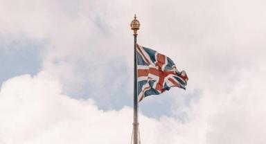 İngiltere'de imalat sektörü eylülde büyümeyi sürdürdü, iş dünyası güveni 9 ayın en düşüğüne geriledi