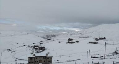 Karadeniz'de 5 ilde yüksek kesimlere kar düştü