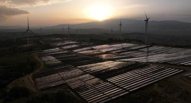 Küresel temiz enerji teknolojileri pazar büyüklüğü 10 yılda 2 trilyon doları aşacak