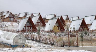 Sivas'ta Yıldız Dağı Kayak Merkezi'ne kar yağdı