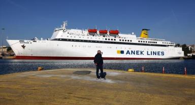 Yunanistan'da 48 saatlik grev nedeniyle deniz yolu ulaşımı yapılamıyor