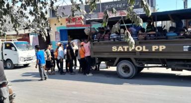 Endonezya'da gerçekleşen yanardağ patlamasında en az 10 kişi öldü