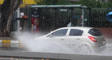 İstanbul'da sağanak ve rüzgar etkili oluyor
