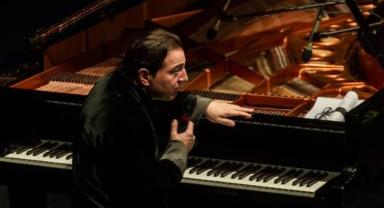 Piyanist Fazıl Say'ın yeni eseri Mozart ve Mevlana'nın prömiyeri İsviçre'de yapıldı