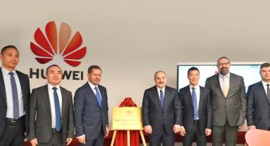Türkiye'den Pekin'deki Huawei AR-GE Merkezine üst düzey ziyaret