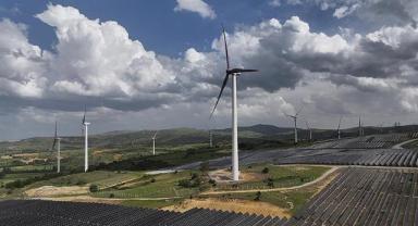 Türkiye rüzgar enerjisi endüstrisinin 2035'te 8 milyar dolar büyüklüğe ulaşabileceği öngörülüyor