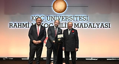 2024 Koç Üniversitesi Rahmi M. Koç Bilim Madalyası'nın sahibi Prof. Dr. Atatüre oldu