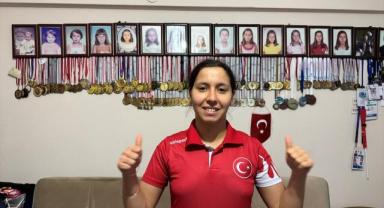Dünya şampiyonu para yüzücü Şevin, koleksiyonu için en özel madalyanın peşinde