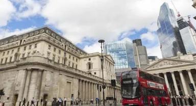 İngiltere'de hizmet sektörü güveni kasımda Aralık 2022'den beri en düşük seviyede