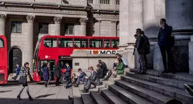 İngiltere'de işsizlik ağustos-ekim döneminde yüzde 4,3 ile beklentilere paralel gerçekleşti