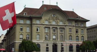 İsviçre Merkez Bankası faizi 50 baz puan düşürdü