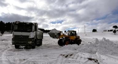 Sarıkamış şehitleri anısına kardan heykellerin yapımı için çalışmalar başladı
