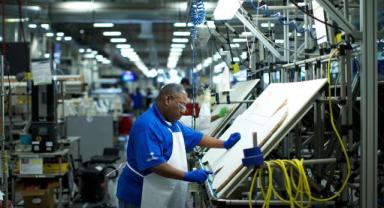 ABD'de imalat sanayi PMI yukarı yönlü revize edildi