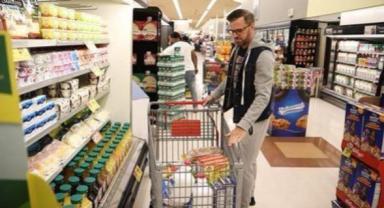 ABD'de tüketici güveni ocakta aşağı yönlü revize edildi