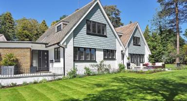 Birleşik Krallık'ta konut fiyatları 2024'te yüzde 3,3 yükseldi