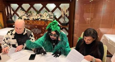 Bülent Ersoy'un hayatı sinemaya aktarılacak