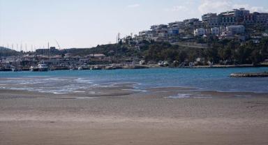 Didim ve Çeşme'de deniz yaklaşık 300 metre çekildi