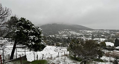 İstanbul'da beklenen yoğun kar yağışı ve buzlanma nedeniyle yarın eğitim-öğretime ara verildi.