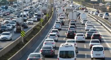 İstanbul'da trafik yoğunluğu yaşanıyor