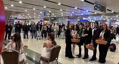 Sabiha Gökçen Havalimanı'nda Sevgililer Günü etkinlikleri düzenlendi