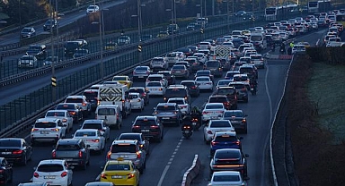 İstanbul'da sabah saatlerinde trafik yoğunluğu oluştu
