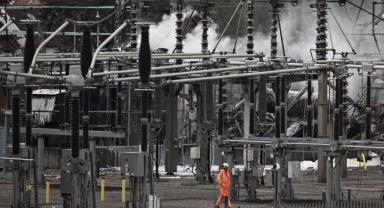 Londra Heathrow Havalimanı, elektrik kesintisi nedeniyle gece yarısına kadar kapatıldı