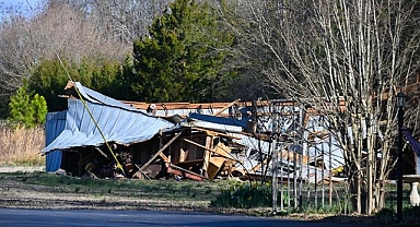 ABD'de etkili olan kasırga ve seller nedeniyle hayatını kaybedenlerin sayısı 16'ya yükseldi
