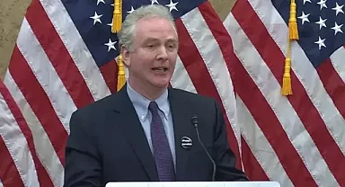 ABD'li Senatör Van Hollen, yanlışlıkla El Salvador'a sınır dışı edilen Garcia ile görüştü