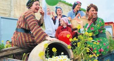 Alaçatı’da Ot Festivali’ne ziyaretçi akını: Dört günlük kültür ve lezzet şöleni