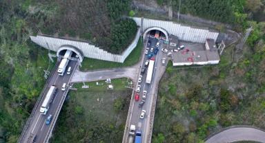 Anadolu Otoyolu Kocaeli kesimindeki kaza nedeniyle İstanbul istikameti ulaşıma kapandı